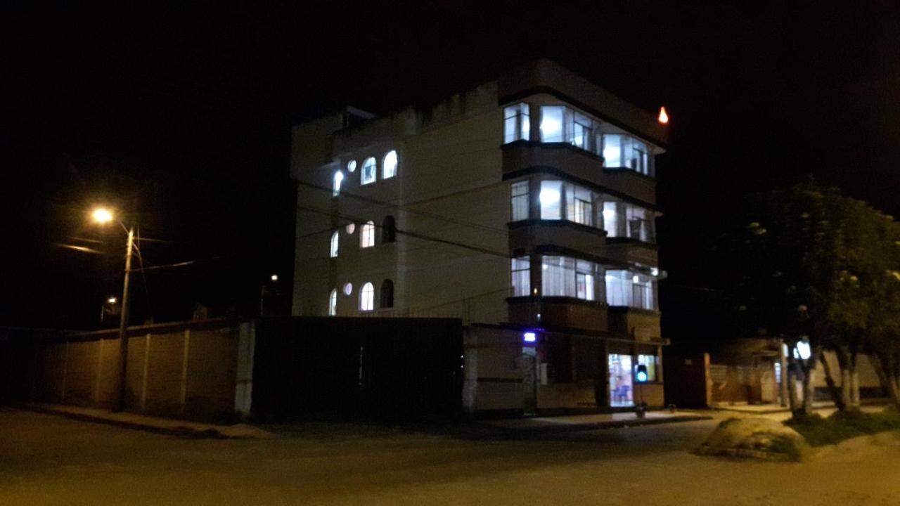 Hostal Lesly Salome Tulcán المظهر الخارجي الصورة
